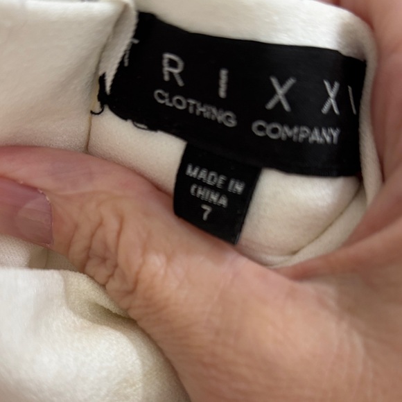 Floral Embroidered Skirt - size 7 - Picture 3 of 3